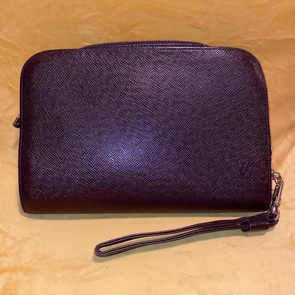LOUIS VUITTON Taiga clutch bag! LOUIS VUITTON Taiga Baikal Bag Clutch - Picture 1 of 6